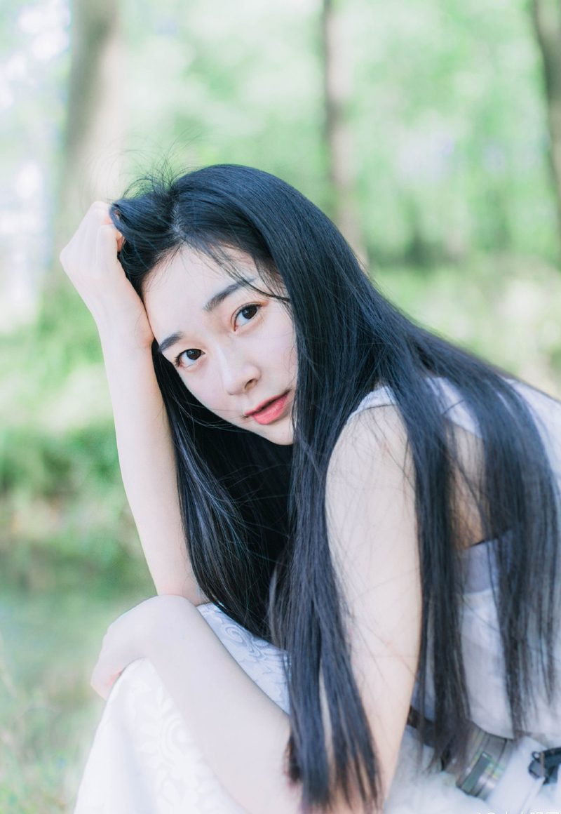 你要是不爱他，他多么爱你，他待你多么好，他的条件多么优秀，也是徒然的。自己不要的东西，为什么还要可惜呢?既然你甘心情愿放弃，你就没资格可惜。他曾是那么慷慨地等待你，他本来是你的，你自己选择不要，那就永远不要可惜。